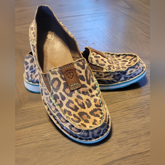 Ariat womens cruiser cheeta size 6 - Picture 2 of 8